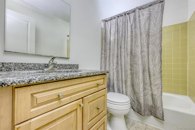 104 Bon Aire Circle W 8L, Suffern, NY 10901