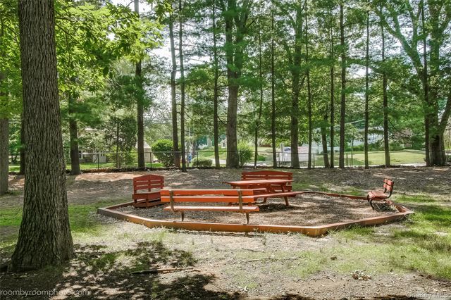 104 Bon Aire Circle W 8L, Suffern, NY 10901