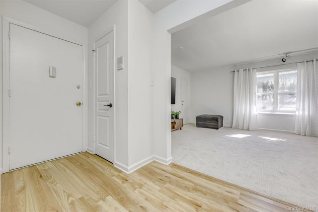 104 Bon Aire Circle W 8L, Suffern, NY 10901