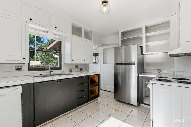 2034 S Broxon, Boise, ID 83705
