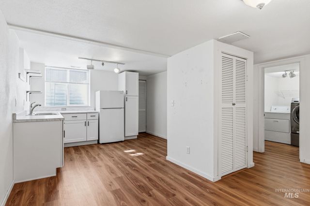 2034 S Broxon, Boise, ID 83705