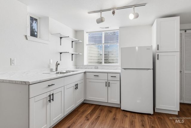 2034 S Broxon, Boise, ID 83705
