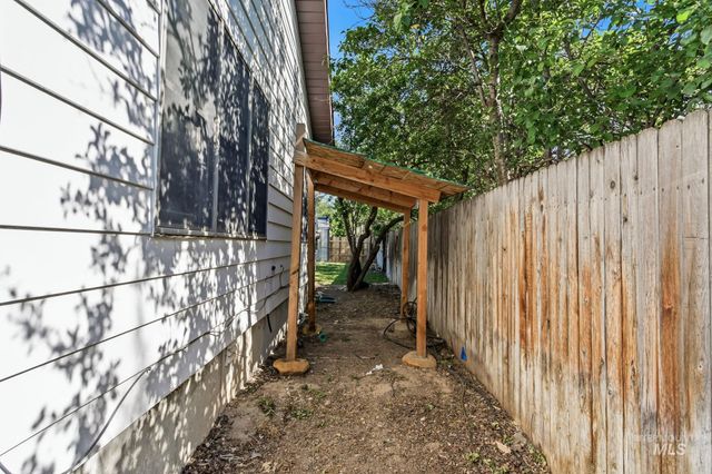 2034 S Broxon, Boise, ID 83705