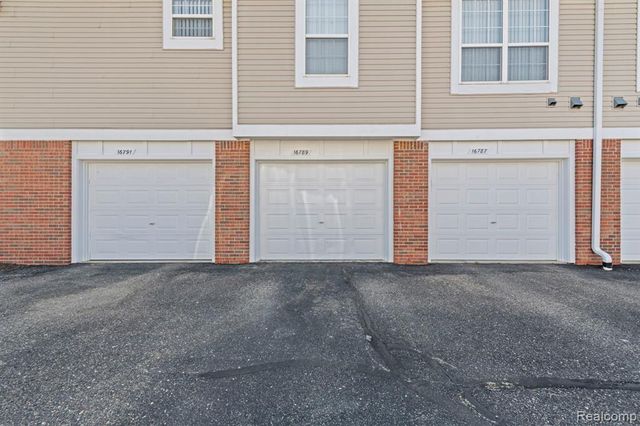 16789 Carriage Way, Northville, MI 48168