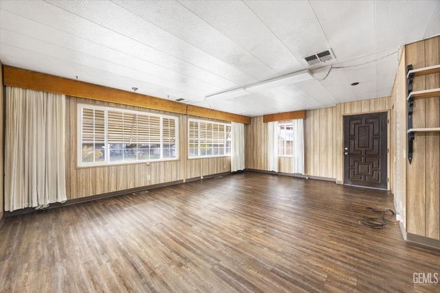 3601 S Chester Avenue 1, Bakersfield, CA 93304