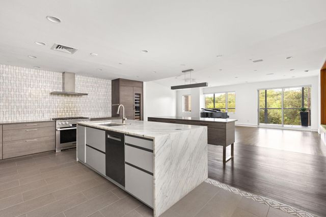 901 W 9th ST 107, Austin, TX 78703