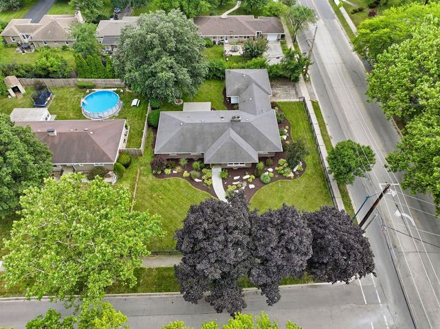 1322 Douglas Street, Joliet, IL 60435