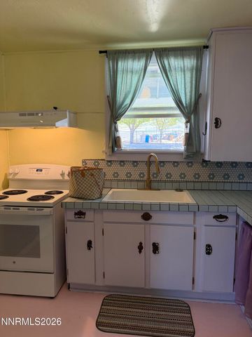 1021 NW Tonopah Avenue, Tonopah, NV 89049