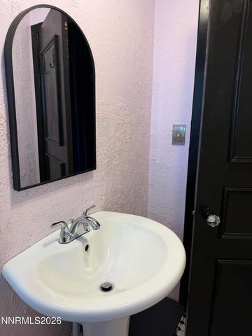 1021 NW Tonopah Avenue, Tonopah, NV 89049