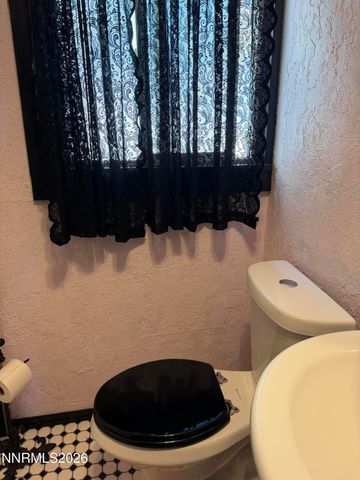 1021 NW Tonopah Avenue, Tonopah, NV 89049