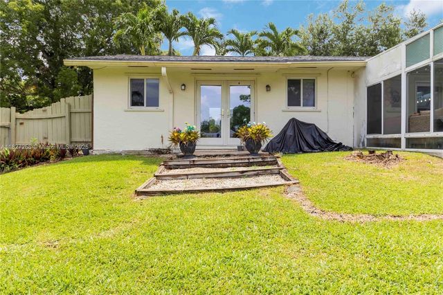 431 S Old Hiatus Rd, Plantation, FL 33325