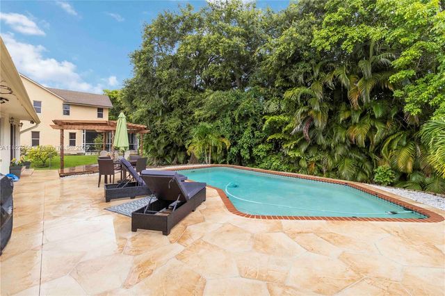 431 S Old Hiatus Rd, Plantation, FL 33325
