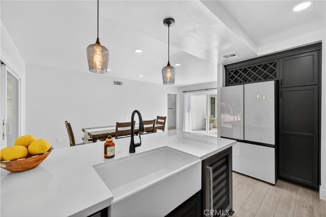 587 Sycamore Avenue, Claremont, CA 91711