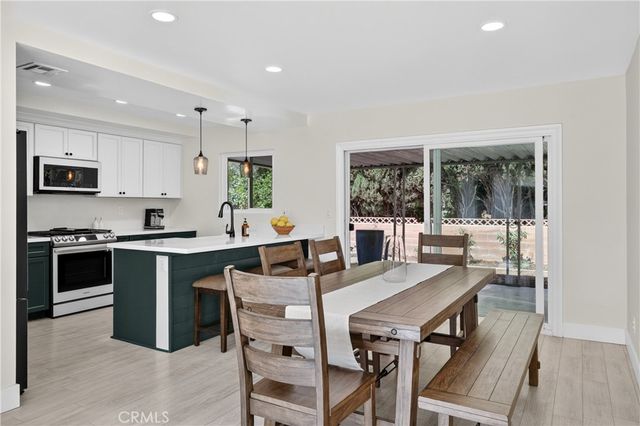 587 Sycamore Avenue, Claremont, CA 91711
