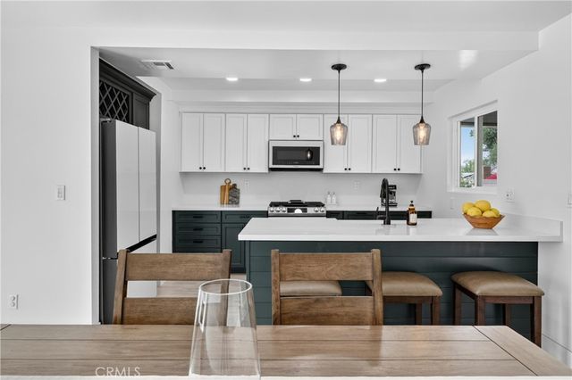 587 Sycamore Avenue, Claremont, CA 91711