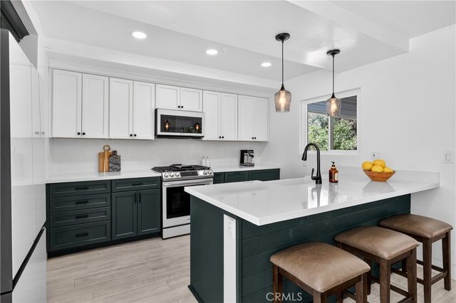 587 Sycamore Avenue, Claremont, CA 91711