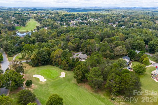 4850 Woodwinds Drive NE, Hickory, NC 28601