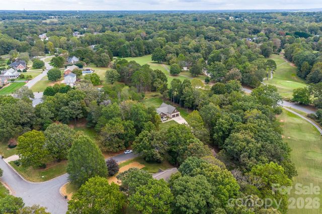 4850 Woodwinds Drive NE, Hickory, NC 28601