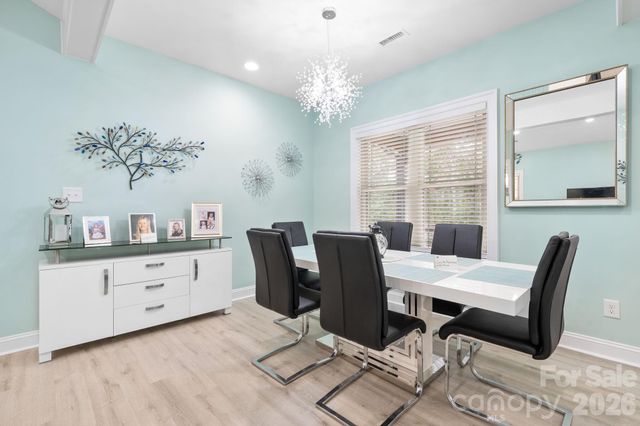 4850 Woodwinds Drive NE, Hickory, NC 28601