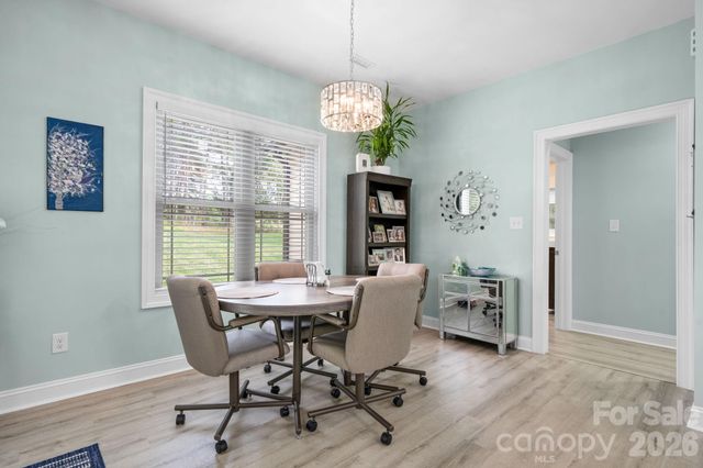 4850 Woodwinds Drive NE, Hickory, NC 28601