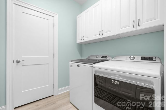 4850 Woodwinds Drive NE, Hickory, NC 28601