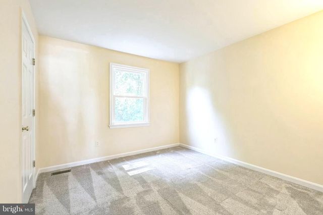 16068 HAYES LN, Woodbridge, VA 22191