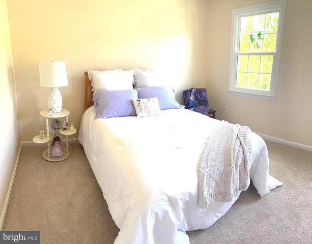 16068 HAYES LN, Woodbridge, VA 22191