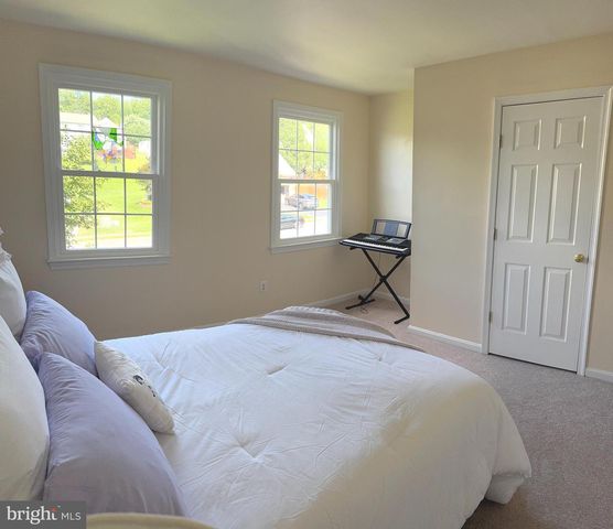 16068 HAYES LN, Woodbridge, VA 22191