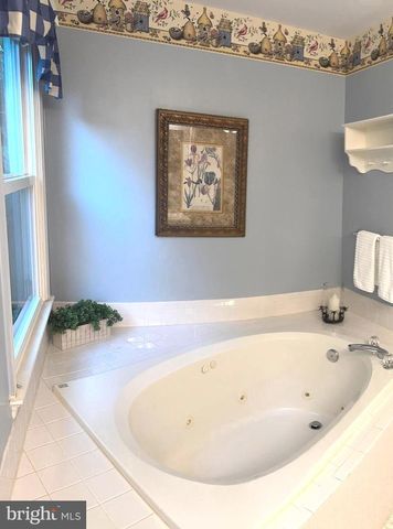16068 HAYES LN, Woodbridge, VA 22191