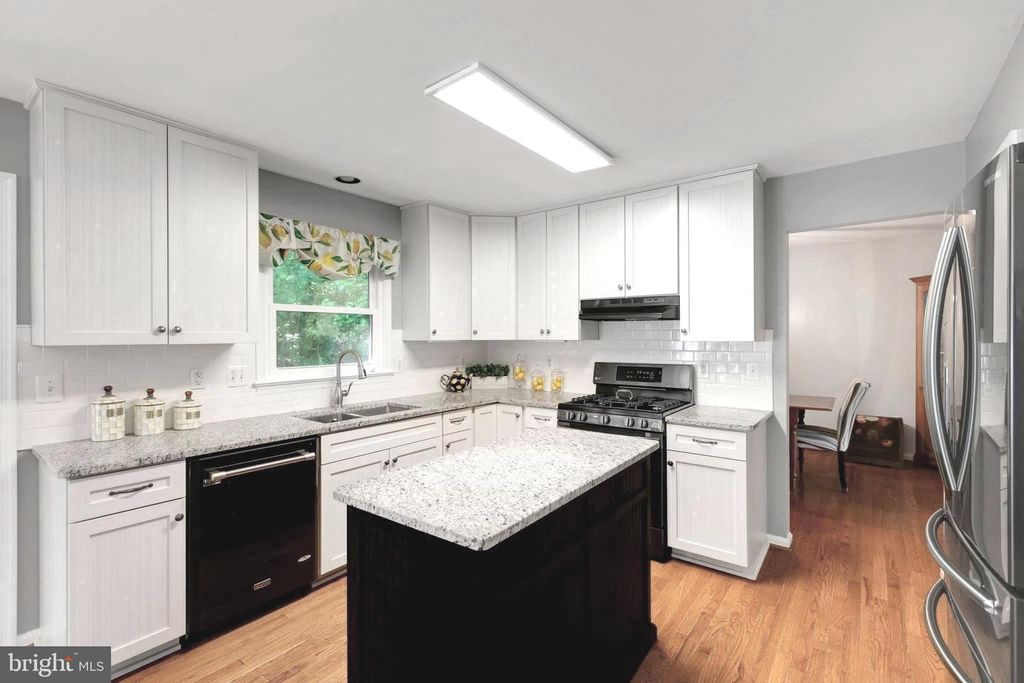 16068 HAYES LN, Woodbridge, VA 22191
