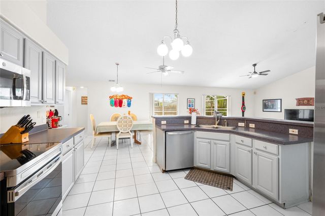 1839 QUEEN PALM DRIVE, Apopka, FL 32712