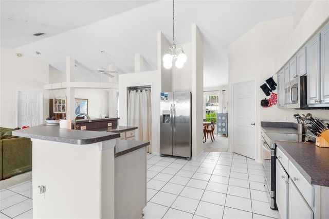 1839 QUEEN PALM DRIVE, Apopka, FL 32712