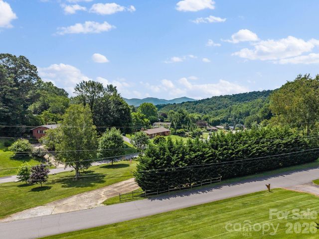 44 Green Drive, Waynesville, NC 28785