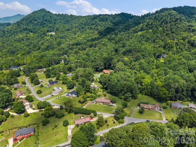 44 Green Drive, Waynesville, NC 28785