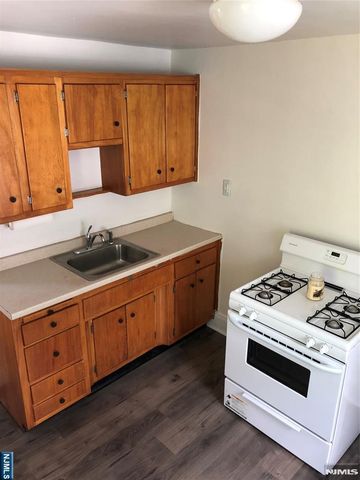 45 Diamond Bridge Avenue 2, Hawthorne, NJ 07506