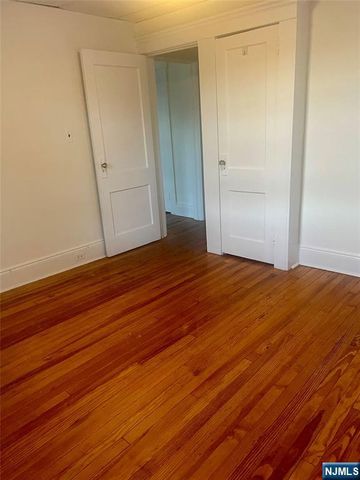 45 Diamond Bridge Avenue 2, Hawthorne, NJ 07506