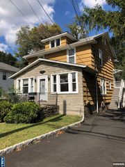 45 Diamond Bridge Avenue 2, Hawthorne, NJ 07506