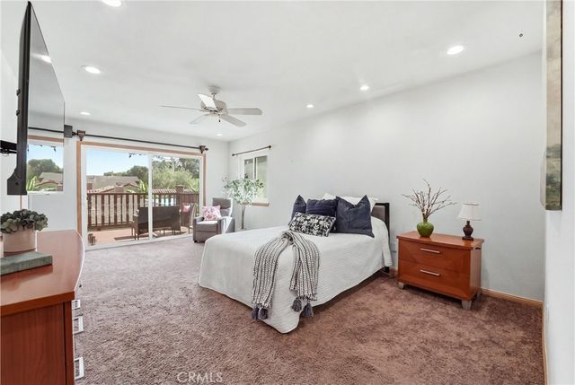 5872 Meadowbrook Drive, Huntington Beach, CA 92649
