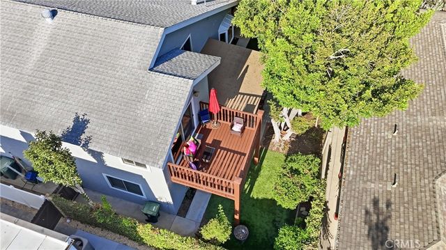 5872 Meadowbrook Drive, Huntington Beach, CA 92649