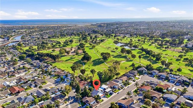 5872 Meadowbrook Drive, Huntington Beach, CA 92649