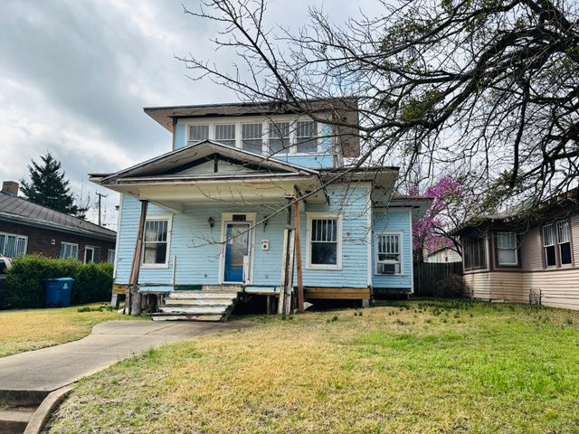 624 W Gandy Street, Denison, TX 75020