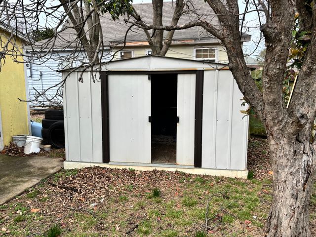 624 W Gandy Street, Denison, TX 75020