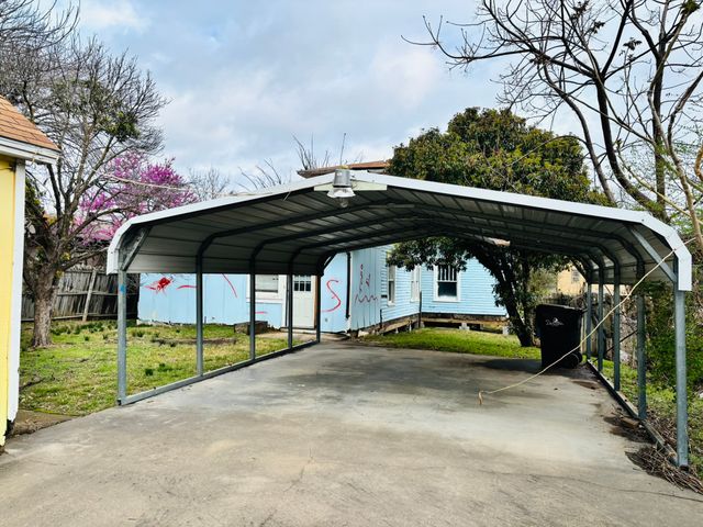 624 W Gandy Street, Denison, TX 75020