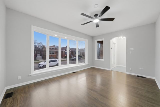 7825 W Cressett Drive, Elmwood Park, IL 60707