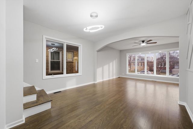 7825 W Cressett Drive, Elmwood Park, IL 60707