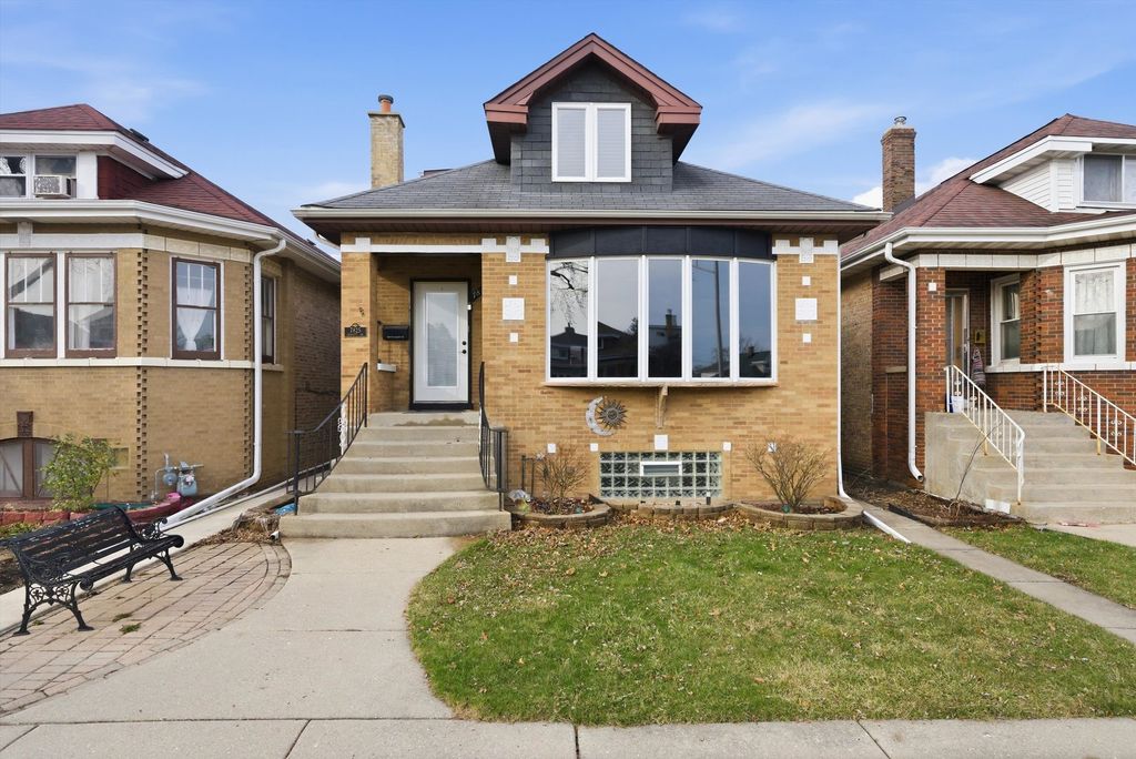 7825 W Cressett Drive, Elmwood Park, IL 60707