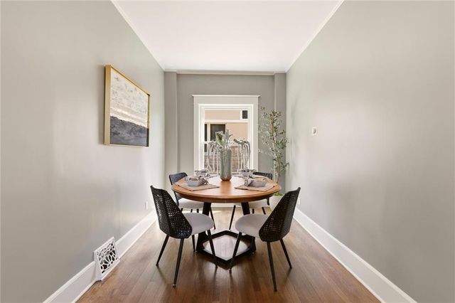 15 E 54TH Street, Kansas City, MO 64112