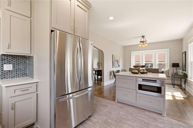 15 E 54TH Street, Kansas City, MO 64112