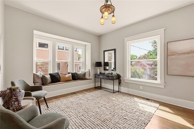 15 E 54TH Street, Kansas City, MO 64112
