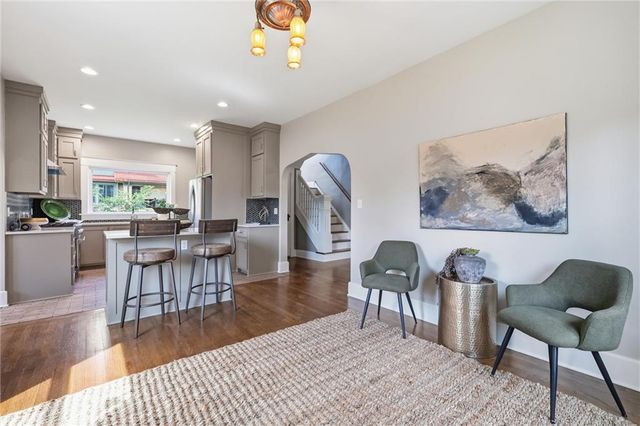 15 E 54TH Street, Kansas City, MO 64112